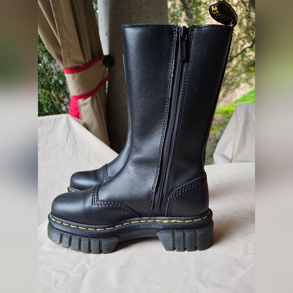 DR MARTENS - AUDRICK TALL CHELSEA - UK 5 / US 7 - NEVER WORN - Picture 2 of 8